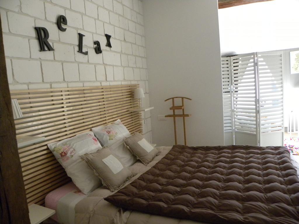 Entre Cour Et Jardin Hotel Chalons en Champagne Bilik gambar