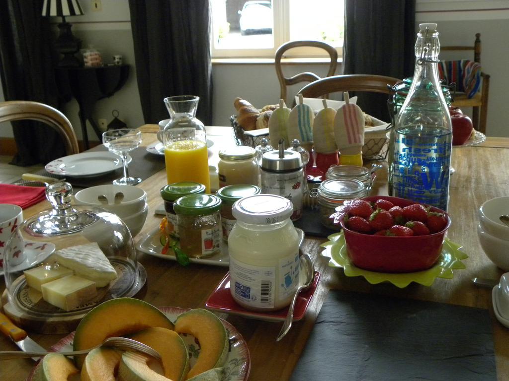 Entre Cour Et Jardin Hotel Chalons en Champagne Luaran gambar
